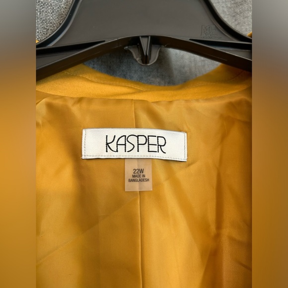 Kasper Women's Plus Size 1 Button Notched Collar JKT - Picture 5 of 6